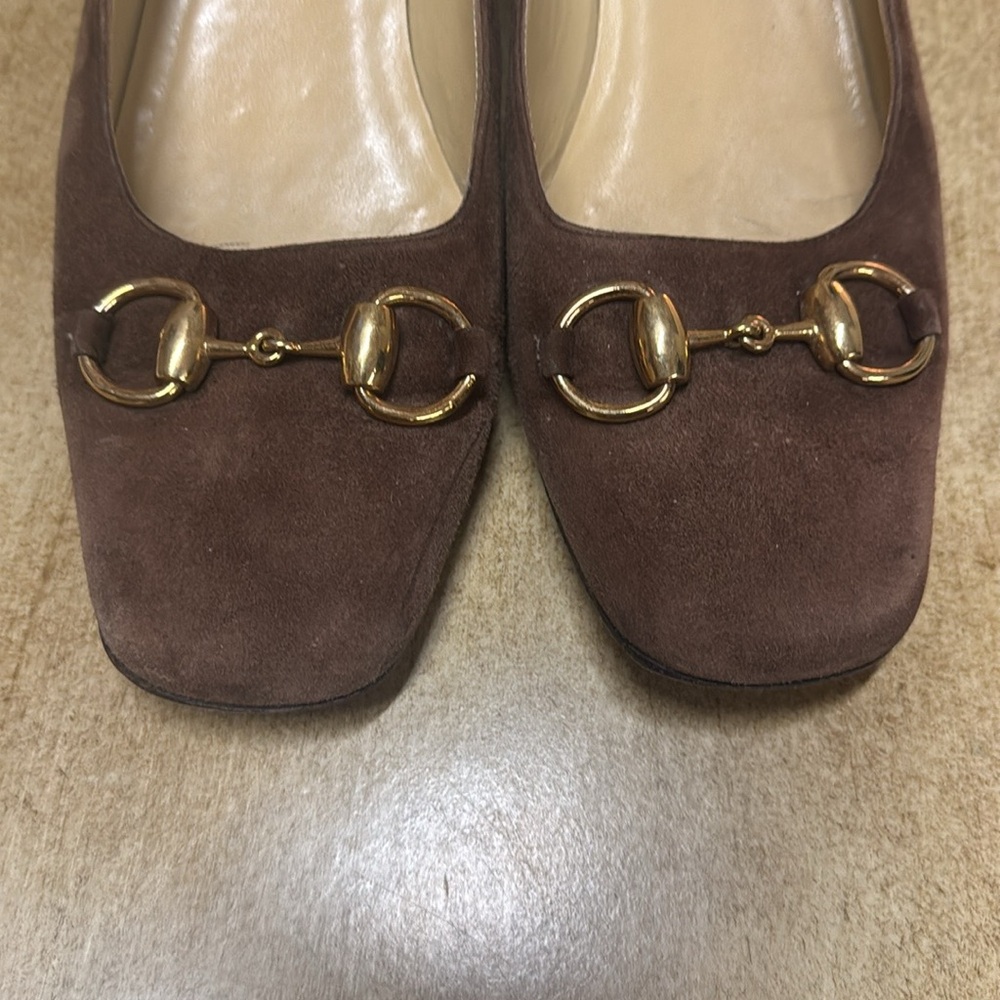 Gucci brown suede loafer, size 9